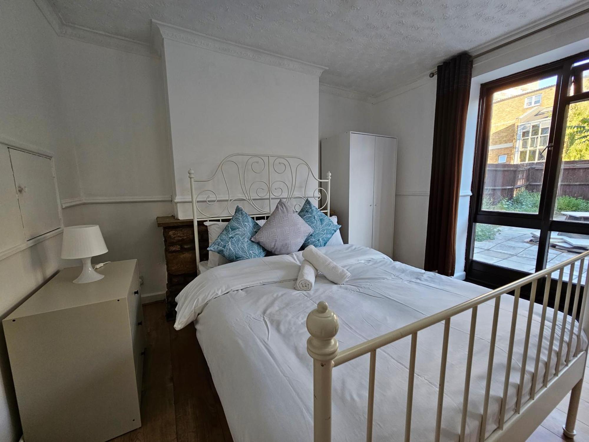 Towerhill Rooms Londra Esterno foto
