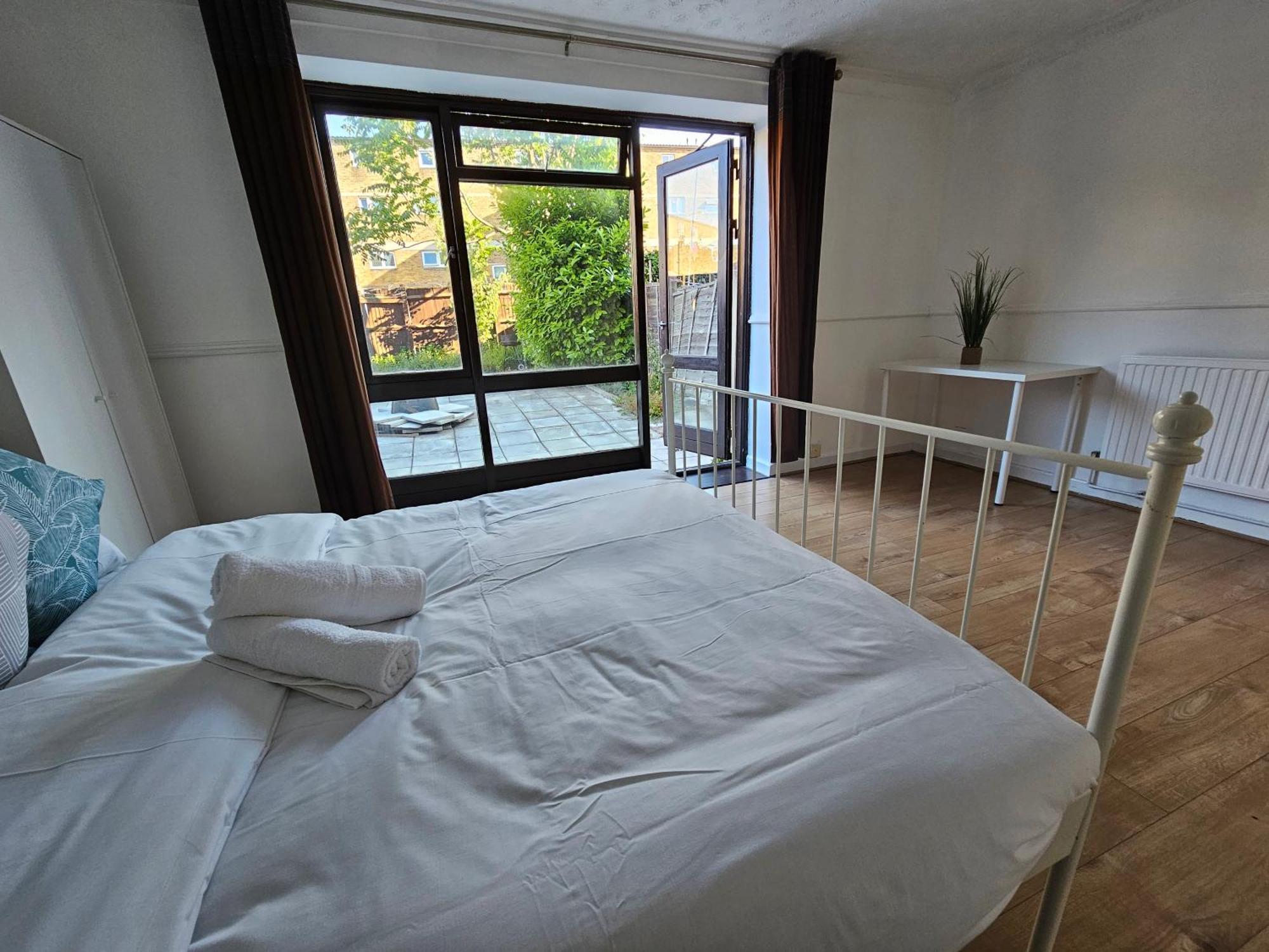 Towerhill Rooms Londra Esterno foto